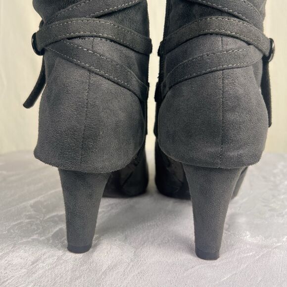 Coach & Four Womens GraySuede Mid-Calf Boots Size 6 With Hexagonal Buckle Detai - Picture 5 of 13